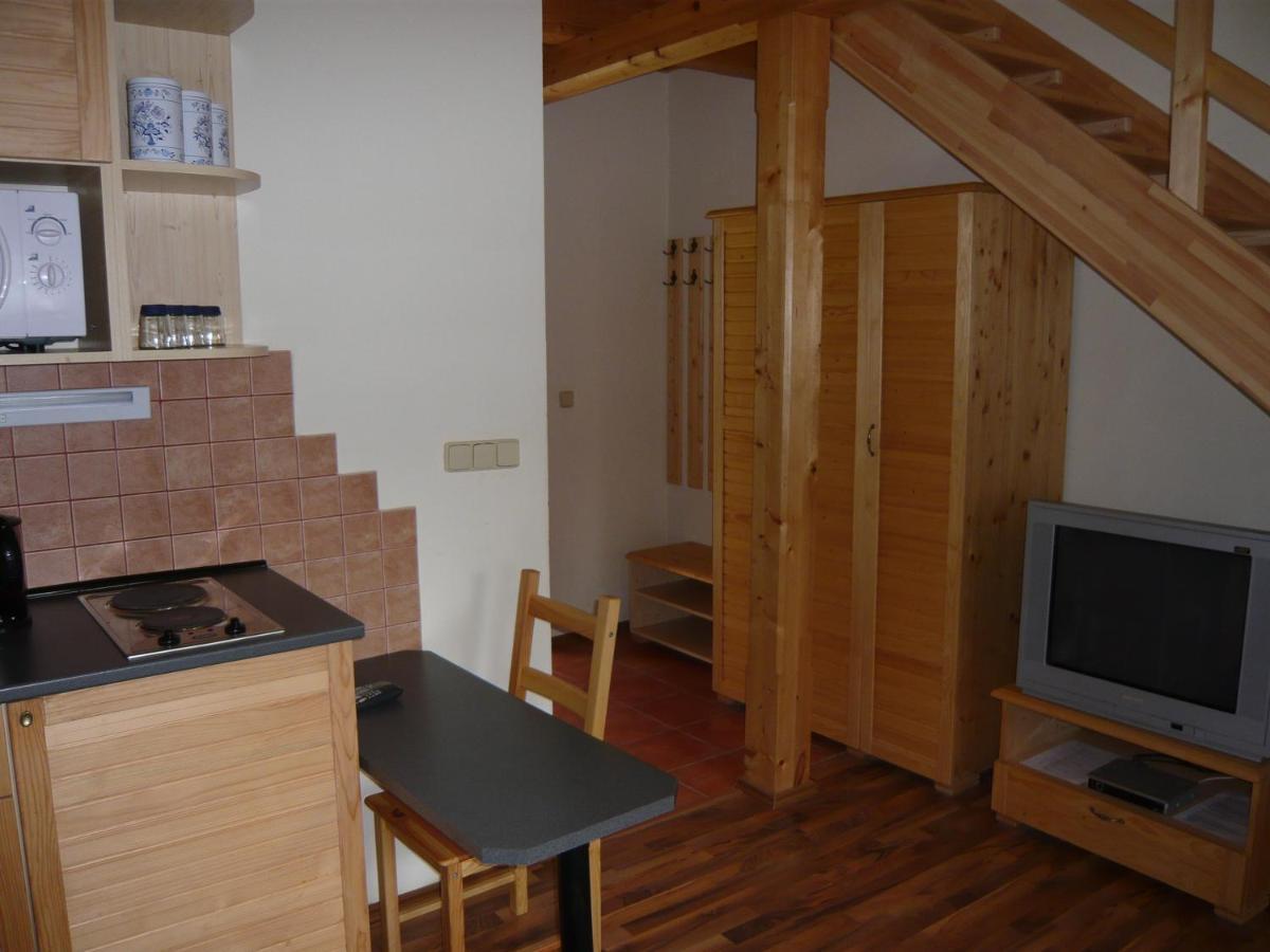 Penzion U Lisky Jarosov nad Nezarkou Kamer foto