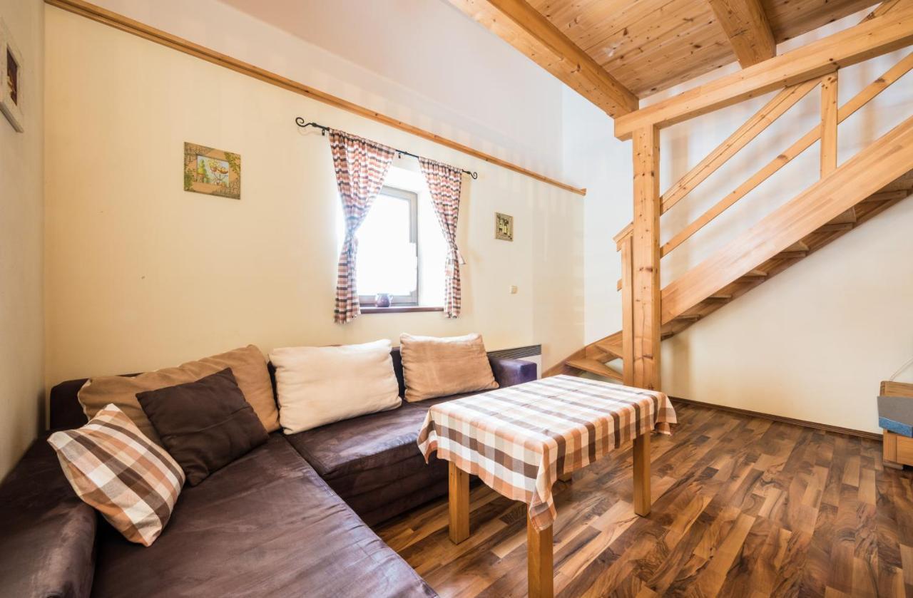Penzion U Lisky Jarosov nad Nezarkou Buitenkant foto