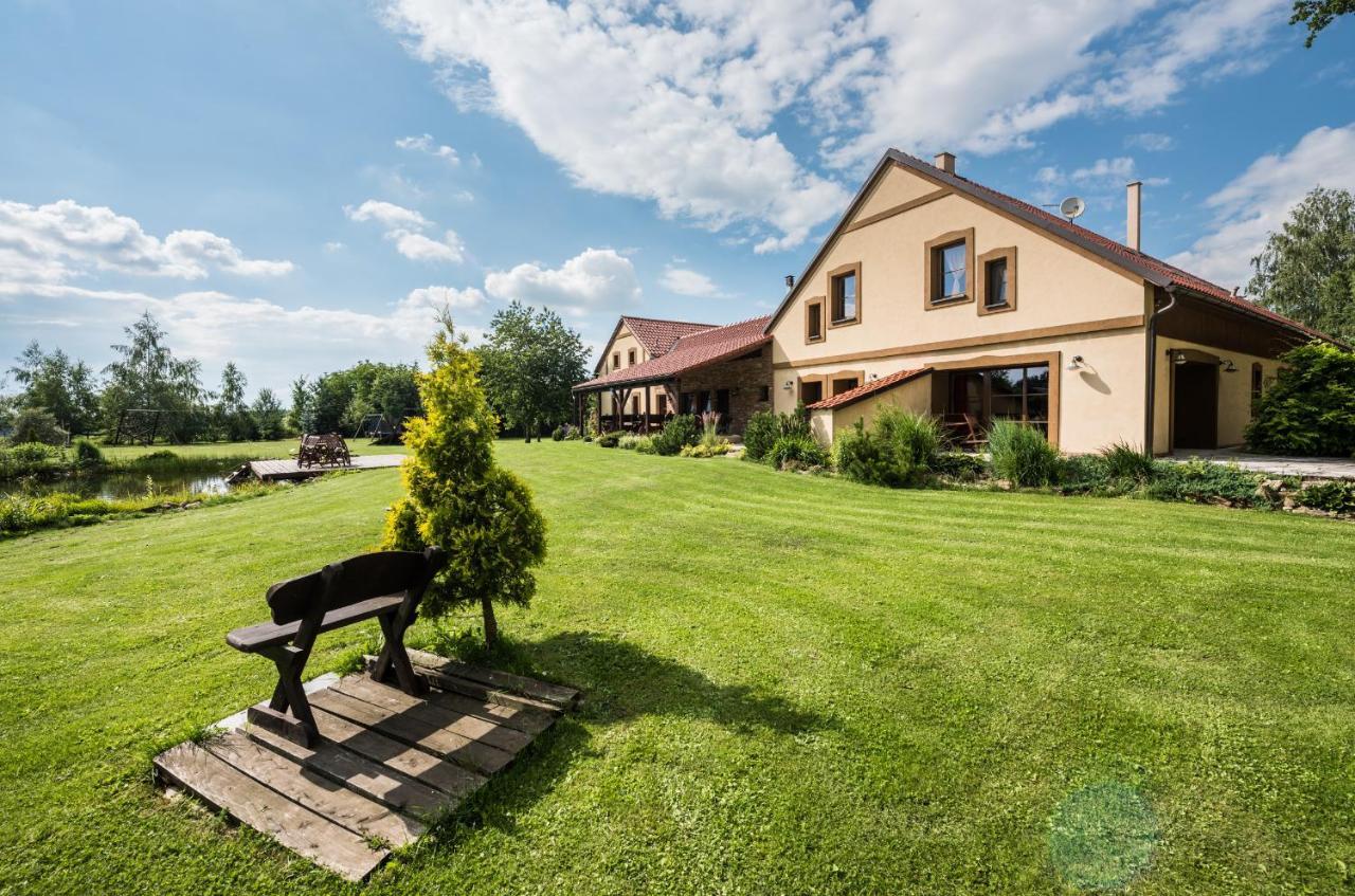 Penzion U Lisky Jarosov nad Nezarkou Buitenkant foto
